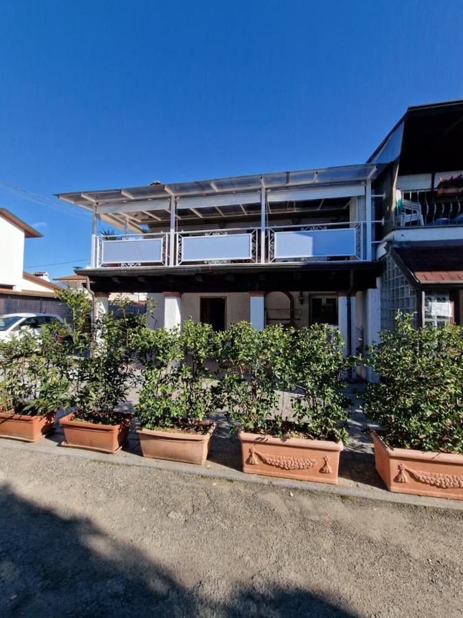 Tra Forte Dei Marmi E Marina Di Massa - Il Melograno Экстерьер фото