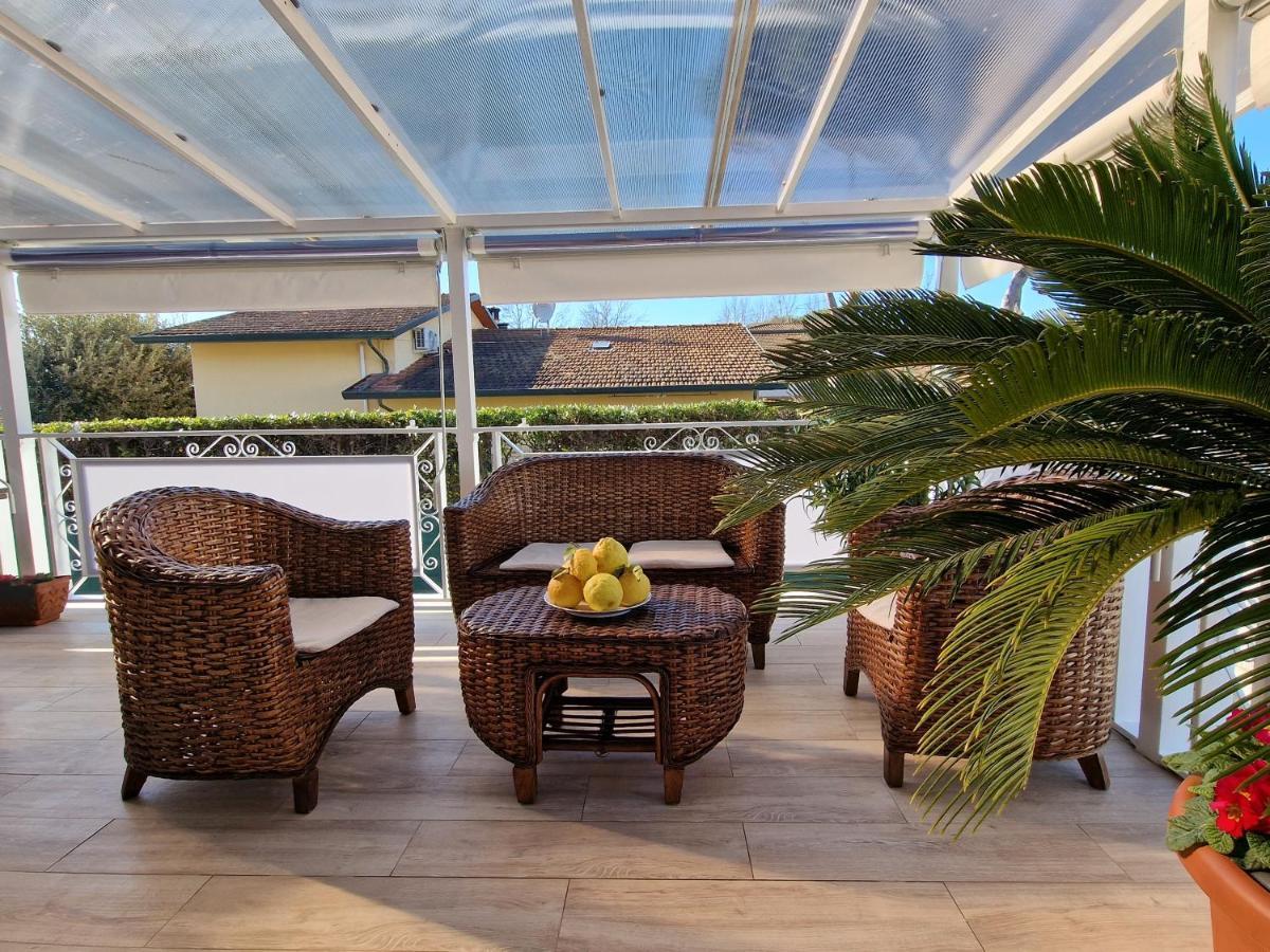 Tra Forte Dei Marmi E Marina Di Massa - Il Melograno Экстерьер фото
